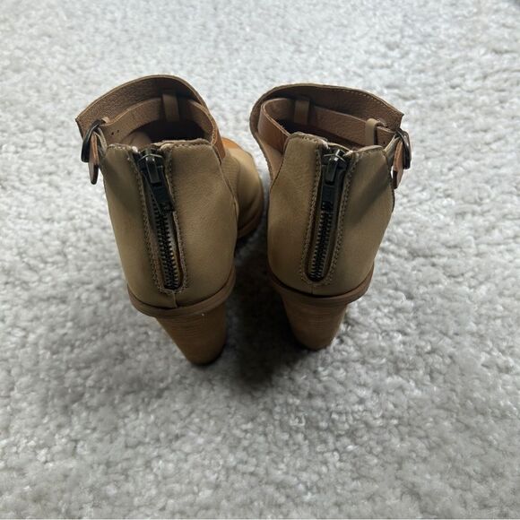 Diba True Hot Dice Tan Peep Toe Ankle Bootie Heel NEW - Picture 4 of 8